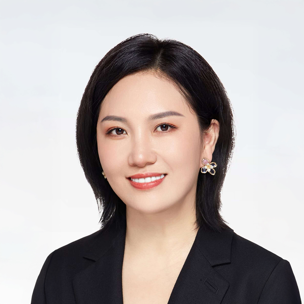 周妍玥女士